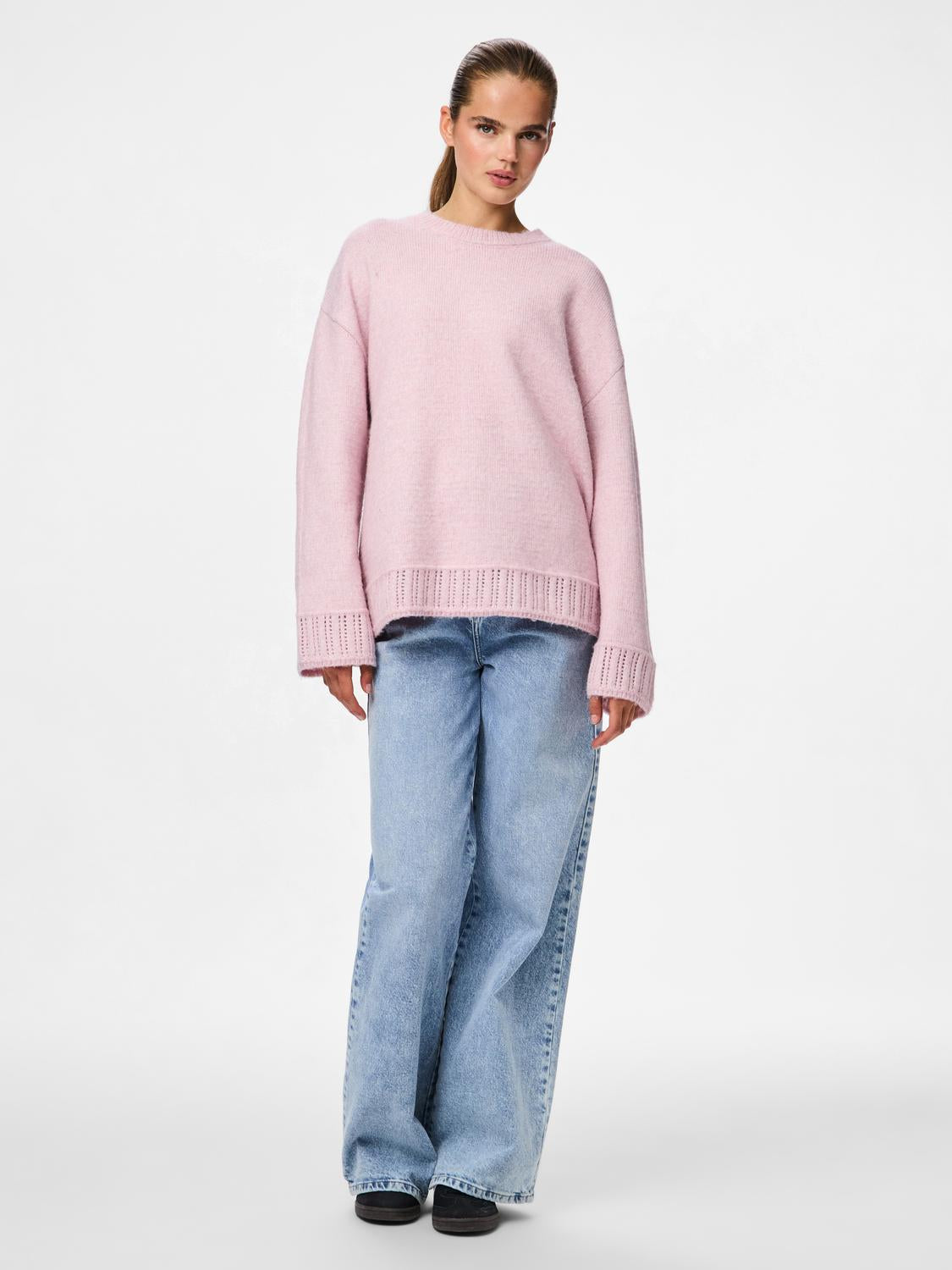 model_shot-front_full